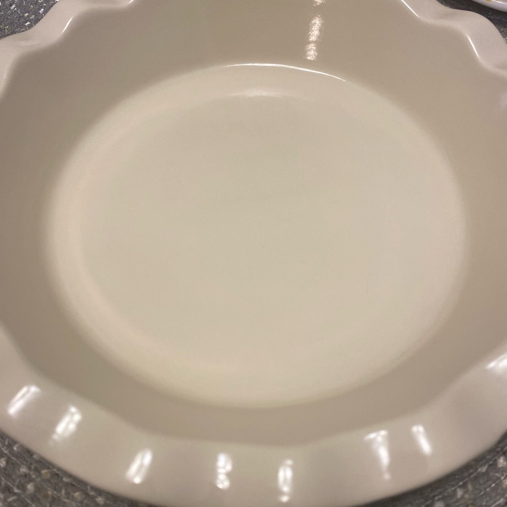 Red Ceramic Pie Dish - Picture 2 of 2